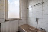Badezimmer 1. OG - Mehrfamilienhaus mit drei Wohneinheiten im östlichen Ring von Braunschweig!