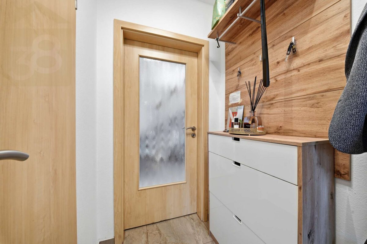 Garderobe EG
