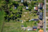 Hausansicht - Zweifamilienhaus mit Schwimmbad, 3 Garagen und großem Grundstück – ideal für Pferdeliebhaber!