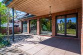 Terrasse Haus 5 - Zweifamilienhaus mit Schwimmbad, 3 Garagen und großem Grundstück – ideal für Pferdeliebhaber!