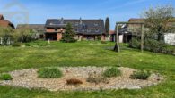 Garten - Zweifamilienhaus mit Schwimmbad, 3 Garagen und großem Grundstück – ideal für Pferdeliebhaber!