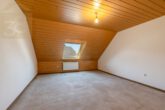 Kinder/Gästezimmer DG - Zweifamilienhaus mit Schwimmbad, 3 Garagen und großem Grundstück – ideal für Pferdeliebhaber!