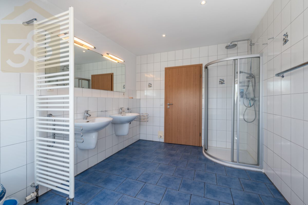 Badezimmer DG