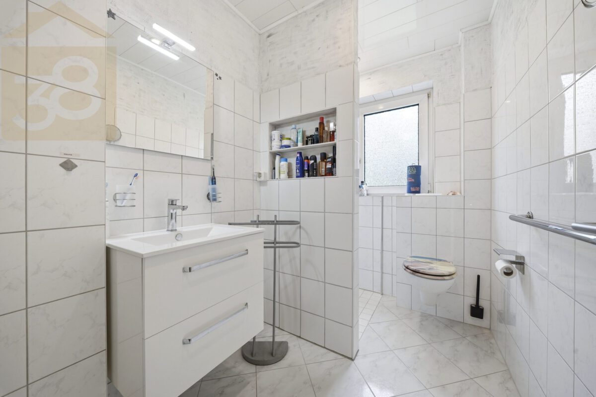 Badezimmer EG