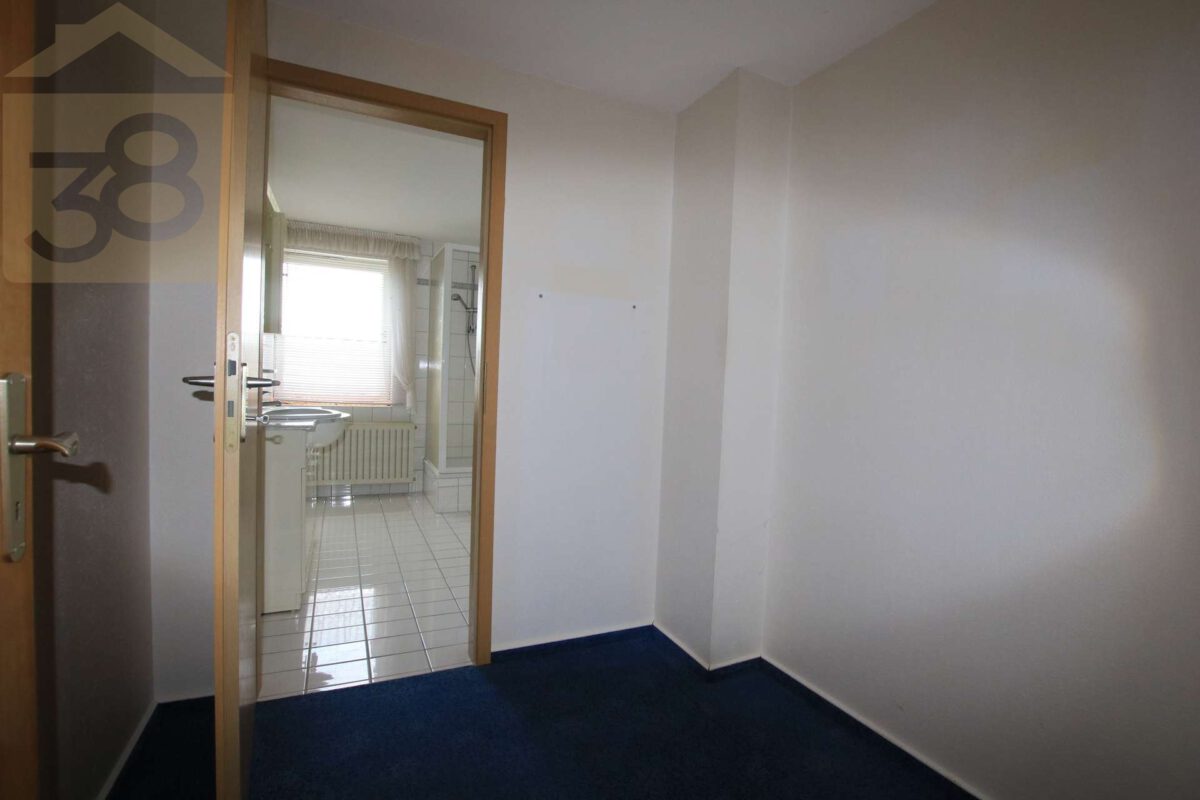 Flur ins Badezimmer 1. OG