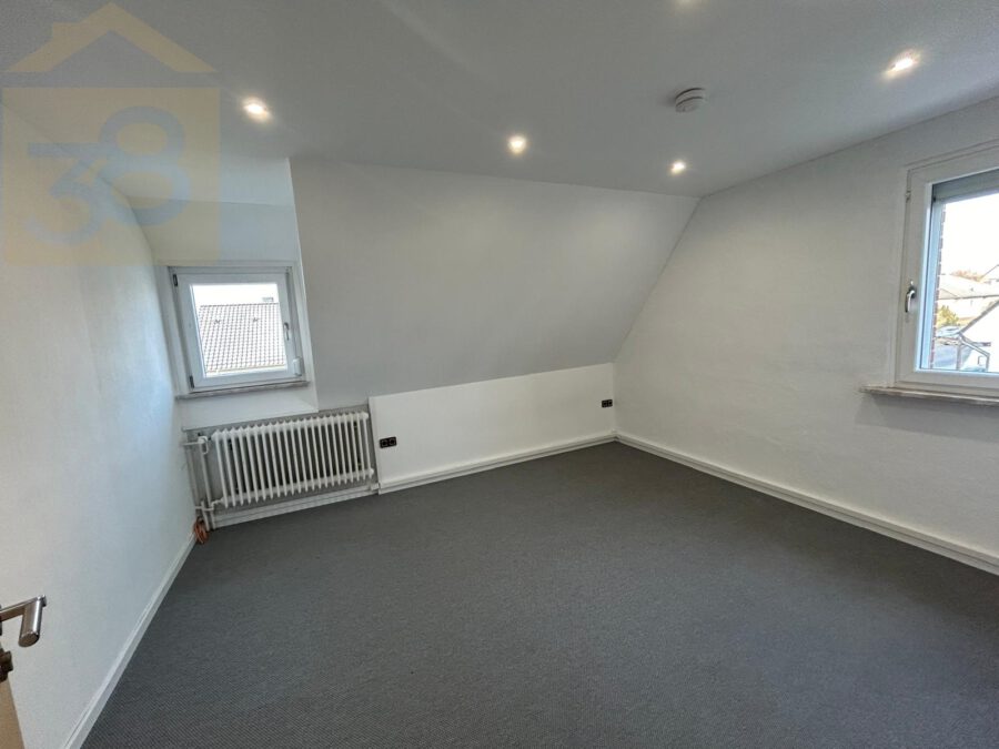 120 m² Wohnung mit Kaminofen, Balkon und Carport in Vorsfelde! Mein Zuhause = Mein Partner! - Foto 3