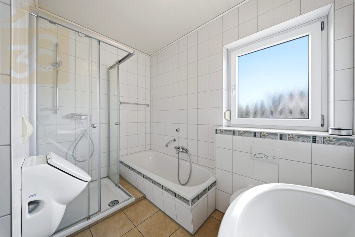 Badezimmer EG