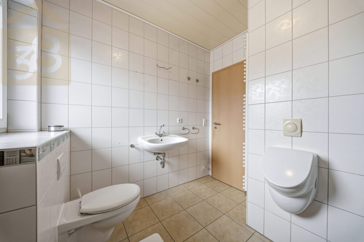 Badezimmer EG