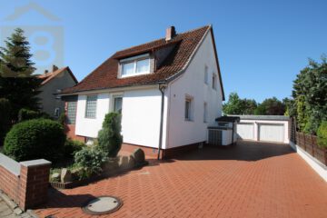 Gepflegtes Einfamilienhaus mit großem Grundstück und Doppelgarage! Meine Immobilie! = Mein Makler!, 38459 Bahrdorf, Einfamilienhaus