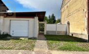 Einfahrt - Mehrfamilienhaus mit 3 Wohneinheiten und Pool in Lüdelsen! Mein Haus = Mein Makler!