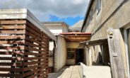 Hauseingang hinten - Mehrfamilienhaus mit 3 Wohneinheiten und Pool in Lüdelsen! Mein Haus = Mein Makler!