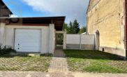 Einfahrt - Mehrfamilienhaus mit 3 Wohneinheiten und Pool in Lüdelsen! Mein Haus = Mein Makler!