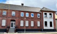 Hausansicht - Mehrfamilienhaus mit 3 Wohneinheiten und Pool in Lüdelsen! Mein Haus = Mein Makler!