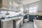 Badezimmer - Moderne 4-Zimmer-Wohnung mit Balkon in Nordsteimke! Meine Wohnung = Mein Partner!