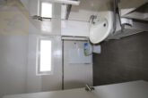 Wohnung 2 EG Badezimmer - Modernes & saniertes Haus mit guter Rendite und Baugrundstück! Meine Immobilie = Mein Partner!