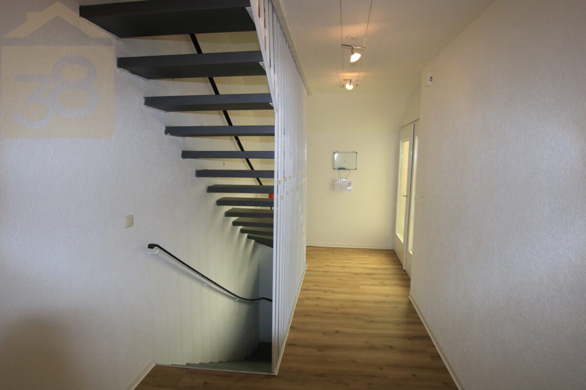 Wohnung 1 EG Flur