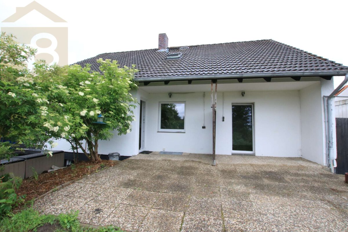 Hausansicht/Terrasse