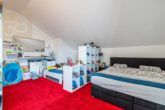 Schlafzimmer OG - Großzügiges Einfamilienhaus mit Garten und Sauna in Kneitlingen! Mein Haus = Mein Partner!