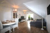 Wohnzimmer - Gepflegte 3-Zimmerwohnung im Dachgeschoss mit Garten! Meine Wohnung! = Mein Partner!