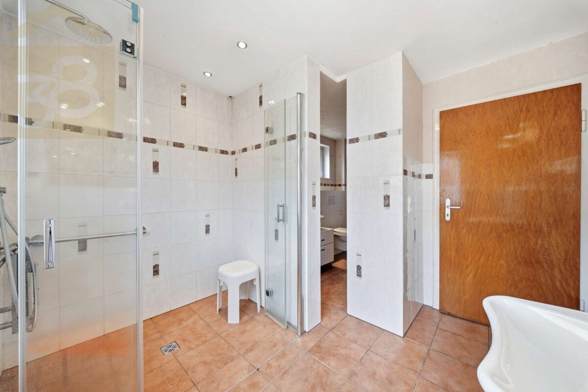 Badezimmer EG
