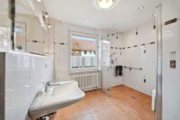 Badezimmer EG