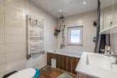 Badezimmer - Einfamilienhaus mit Einliegerwohnung und großem Entwicklungspotenzial! Mein Haus = Mein Partner!