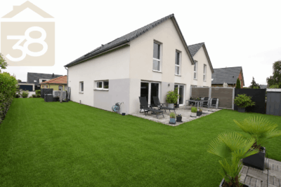 Neuwertige Doppelhaushälfte mit Terrasse in Top Lage bei Wolfsburg! Meine Immobilie = Mein Partner, 38448 Wolfsburg, Doppelhaushälfte
