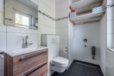Gäste WC/Duschbad - Provisionsfreie neuwertige Doppelhaushälfte mit Carport in Heiligendorf! Mein Haus = Mein Makler!