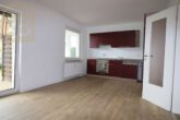 Wohnung 2 EG Küche - Modernes Mehrfamilienhaus mit drei Wohneinheiten und Baugrundstück! Meine Immobilie = Mein Partner!