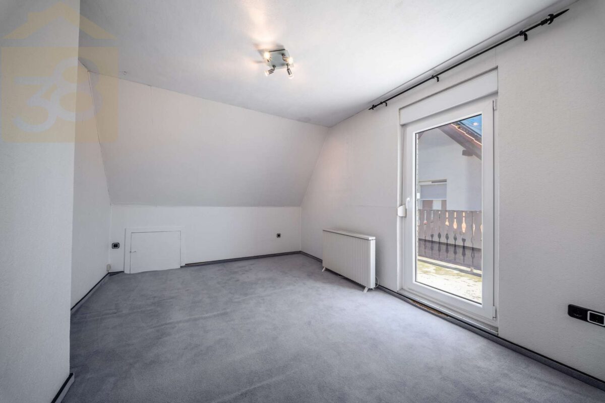Schlafzimmer DG