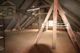 Dachgeschoss - Zweifamilienhaus mit 3.000 m² Grundstück und Scheune! Meine Immobilie = Mein Partner!