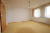Schlafzimmer 1. OG - Zweifamilienhaus mit 3.000 m² Grundstück und Scheune! Meine Immobilie = Mein Partner!