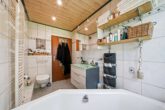 Badezimmer - Gepflegtes Einfamilienhaus mit Pool in sehr guter Lage!