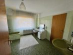 EG Badezimmer - Modernisiertes Mehrgenerationenhaus mit großem Baugrundstück! Meine Immobilie = mein Makler!
