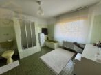 EG Badezimmer - Modernisiertes Mehrgenerationenhaus mit großem Baugrundstück! Meine Immobilie = mein Makler!