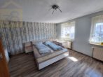Schlafzimmer OG - Familienfreundliches Reihenmittelhaus in ruhiger Lage – mit Carport
