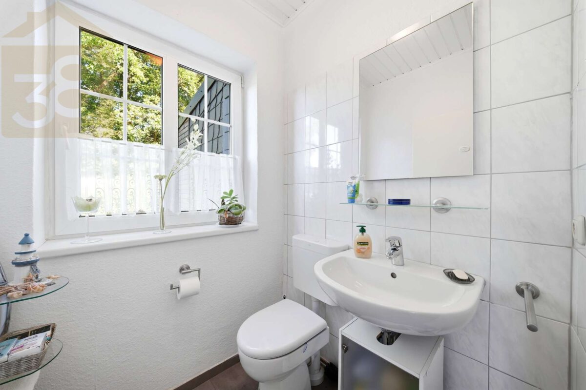 Gäste-WC EG
