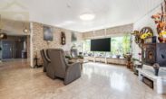 Wohnzimmer - Vollunterkellerter Bungalow mit Sauna, Wintergarten und 3 Garagen! Mein Haus = Mein Makler!