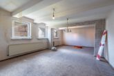 EG Wohnzimmer - Renovierungsbedürftiges Zweifamilienhaus mit 1.130 m² Eigentumsgrundstück in Sickte! Meine Immobilie