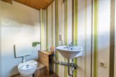 OG Gäste WC - Renovierungsbedürftiges Zweifamilienhaus mit 1.130 m² Eigentumsgrundstück in Sickte! Meine Immobilie