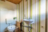 OG Gäste WC - Renovierungsbedürftiges Zweifamilienhaus mit 1.130 m² Eigentumsgrundstück in Sickte! Meine Immobilie