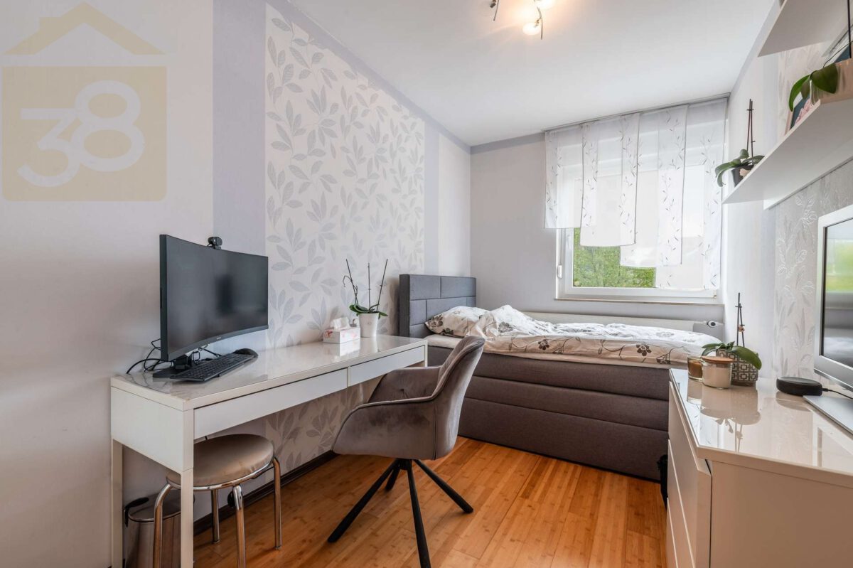 Schlafzimmer (2)