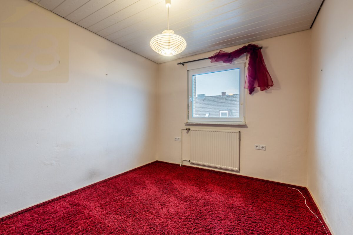 OG Kinder-/Arbeitszimmer