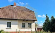 Hausansicht - Einfamilienhaus mit Doppelgarage und Eigentumsgrundstück! Mein Haus = Mein Makler!