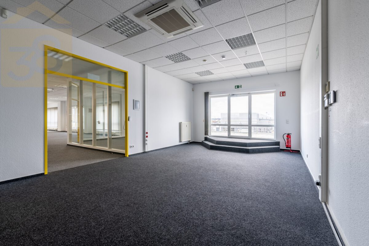 Eingangsbereich mit Zugang zur Dachterrasse