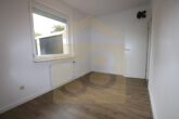 Schlafzimmer Wohnung 2 EG - Modernes Mehrfamilienhaus mit drei Wohneinheiten und Baugrundstück! Mein Haus = Mein Makler!