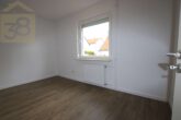 Schlafzimmer Wohnung 2 EG - Modernes Mehrfamilienhaus mit drei Wohneinheiten und Baugrundstück! Mein Haus = Mein Makler!