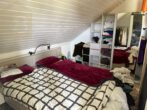 Schlafzimmer DG - Modernes Mehrfamilienhaus mit drei Wohneinheiten und Baugrundstück! Mein Haus = Mein Makler!