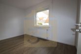 Schlafzimmer Wohnung 2 EG - Modernes Mehrfamilienhaus mit drei Wohneinheiten und Baugrundstück! Mein Haus = Mein Makler!