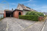 Einfahrt - Sanierungsbedürftiges Einfamilienhaus in Vorsfelde